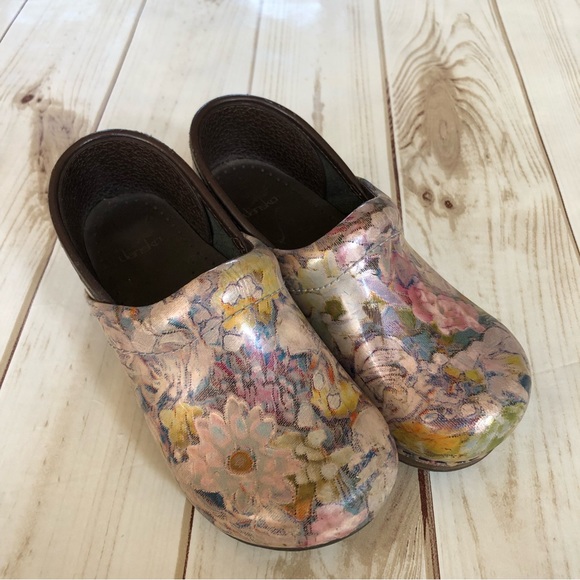 Dansko Shoes Girl Dansko Pastel Floral Boutique Clogs Poshmark